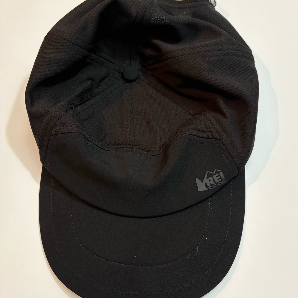 REI Co-op Swiftland 5 Panel Black Running Hat | One Size Unisex
